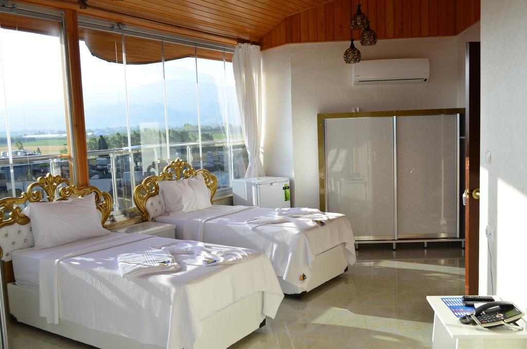 Alev Palace Otel Arsuz Rom bilde
